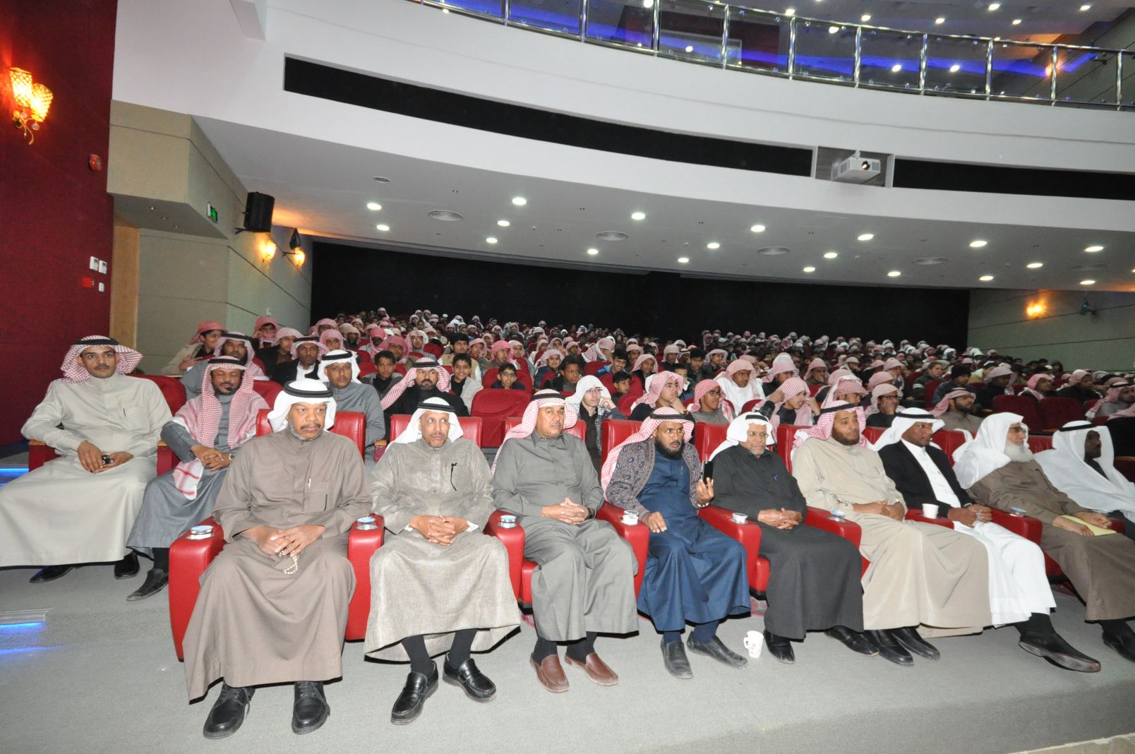 تسليم مشروع مسرح ادارة التربية والتعليم بمحافظة العلا